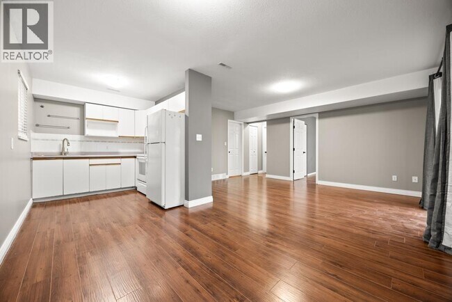 Photo - Ground Floor-2453 GILLESPIE STREET