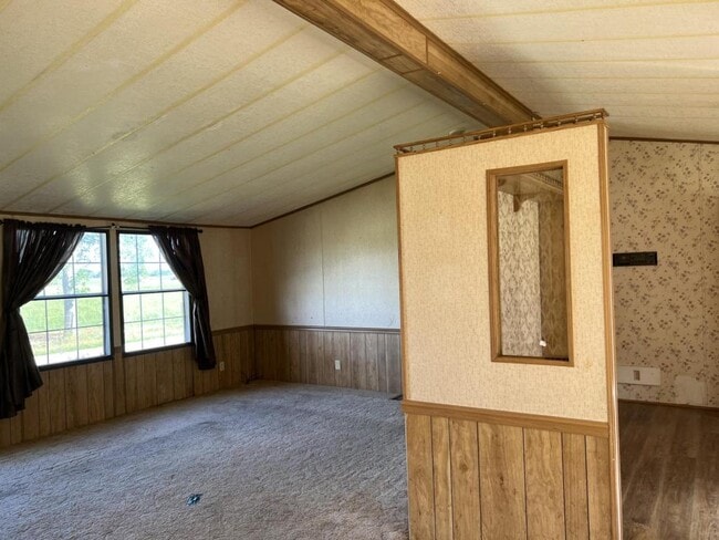 Photo - 470 Rentzel Rd