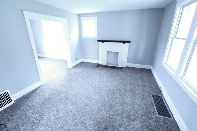 Photo - 1598 Pilgrim St