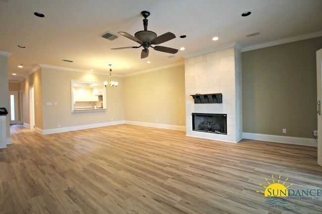 Photo - Stunning 3 Bedroom Waterfront Unit in Fort Walton!