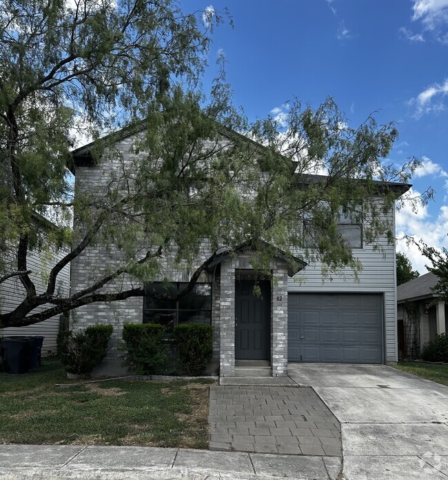 Building Photo - 82 McLennan Oak Rental