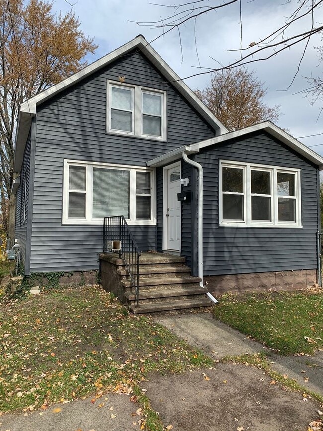 Building Photo - 372 Orchard Ave Rental