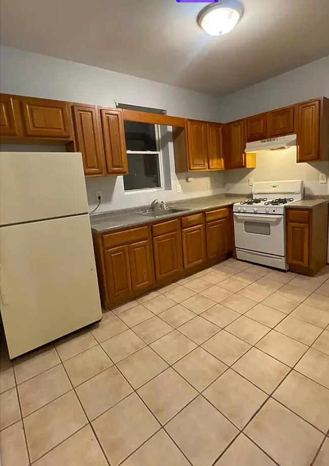 Photo - 345 Sanford Ave