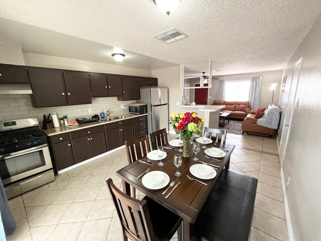 Photo - 429 Longtree Ave