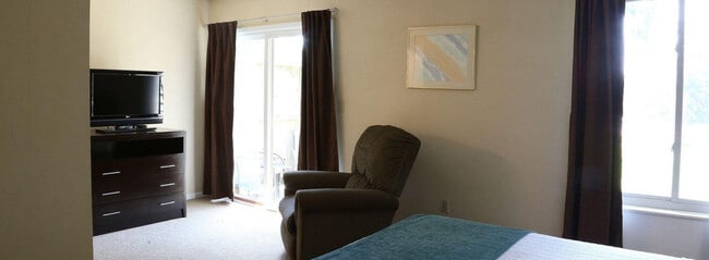 Building Photo - 150 Lakeview Dr Rental