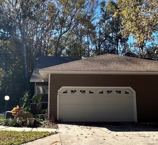 Building Photo - Vintage View 3/2 with Two Car Garage Rental