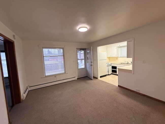 Building Photo - 31 E Ash Unit 2