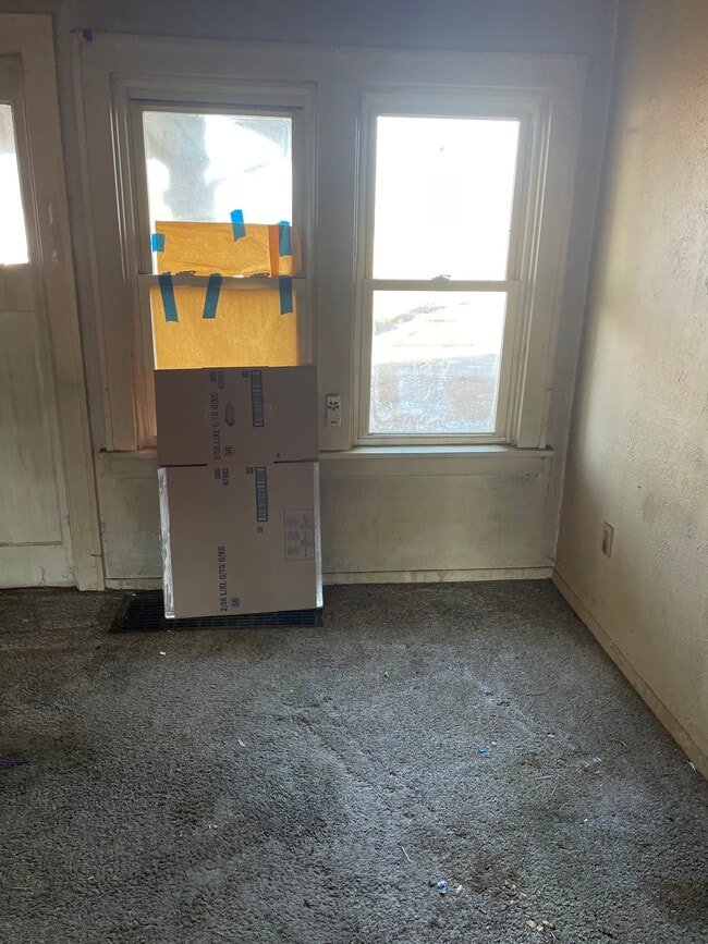 Photo - 228 Whitelaw Ave