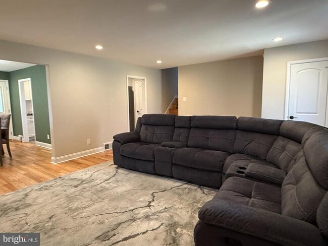 Photo - 331 Candlewood Rd