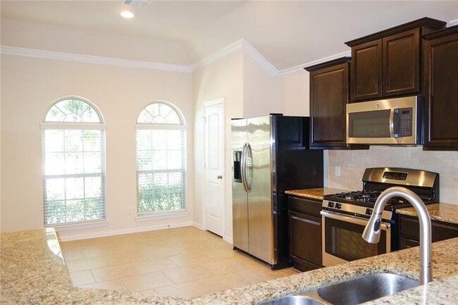 Photo - 3745 Bainbridge St