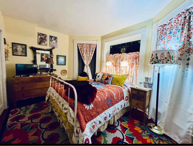 Photo - 425 S Washington St Apartment Unit Furnished, quiet, clean, kitchenette #3