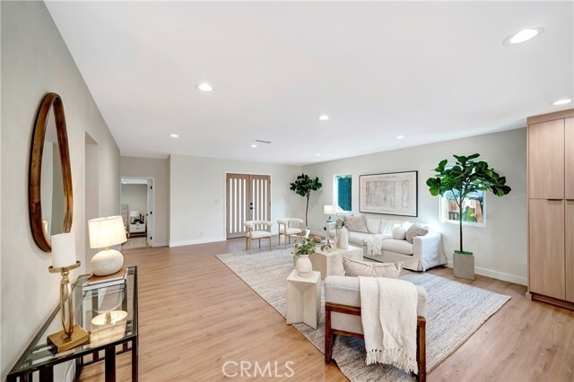 22120 Costanso St