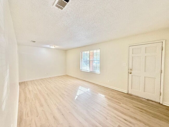 Photo - 6486 Kembro Rd