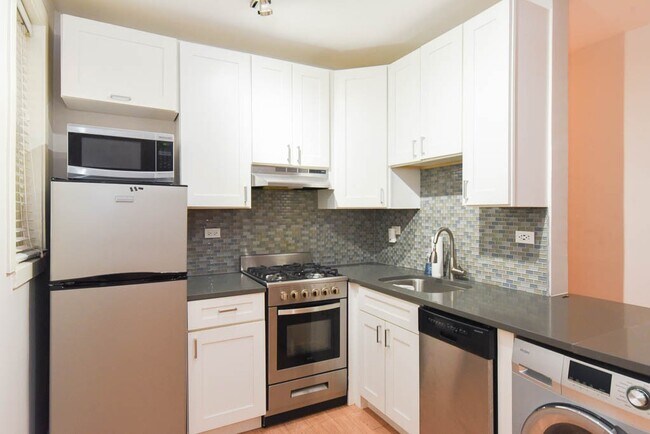 Photo - 511 W Belmont Ave Unit 62