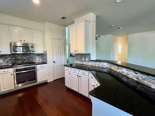 Photo - 9705 Hickory St