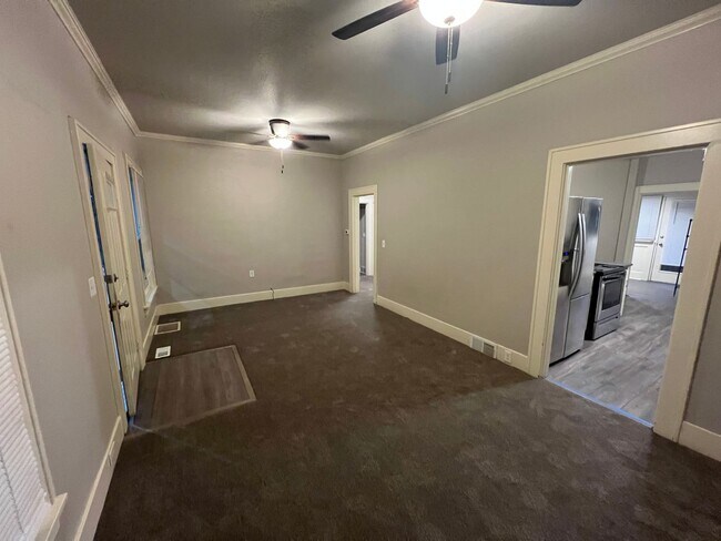 Photo - 305 SE Everett St