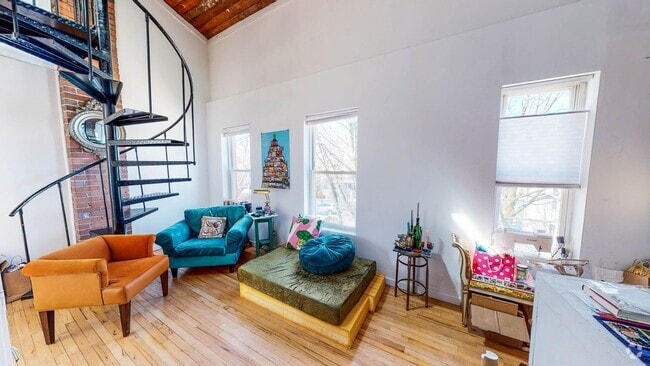 Building Photo - Spacious Bright East Rock 1BR Loft Near SOM Unit 5