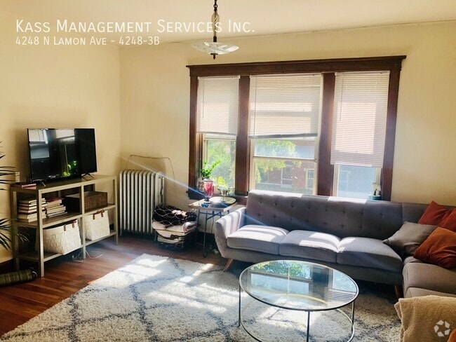 Building Photo - 4248 N Lamon Ave Unit 4248-3B Rental