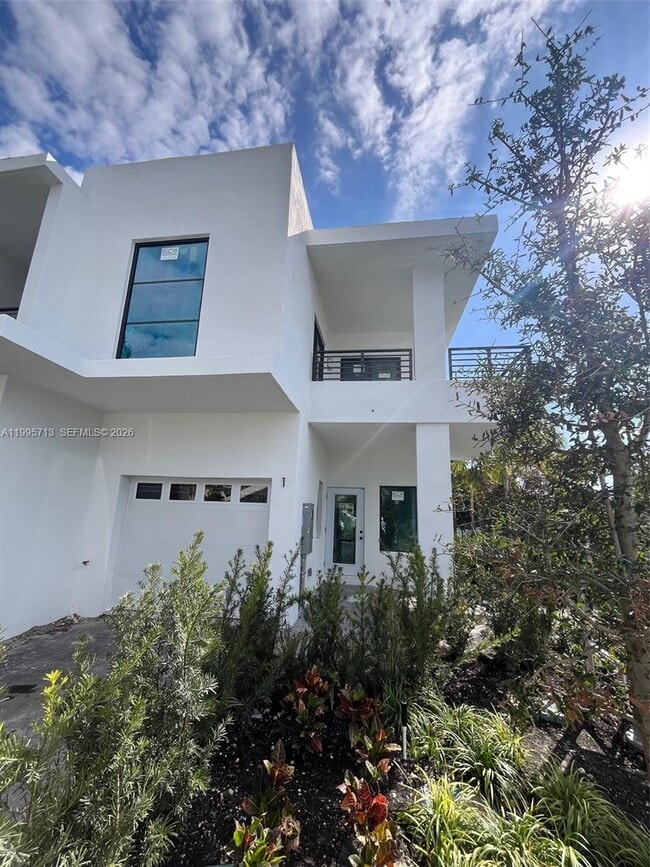 Building Photo - 2511 Pierce St