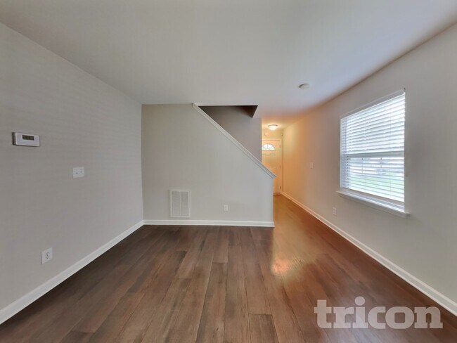 Photo - 705 Champion St