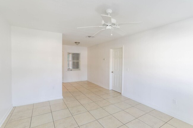 Photo - 5422 Lake Underhill Rd