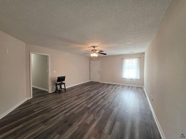 Photo - 501 Fieldstone Rd