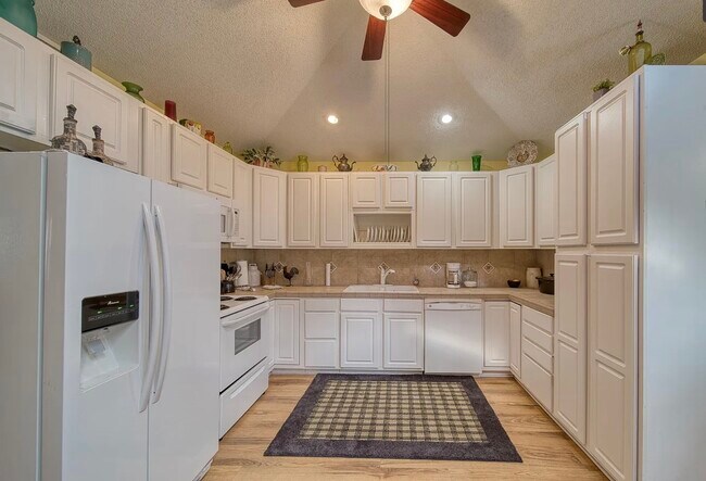 Photo - 3900 W 17th St