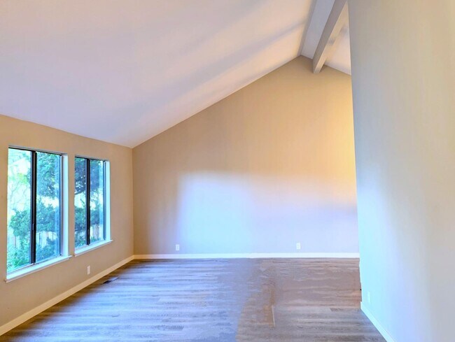 Photo - 6525 Idlewild Ct