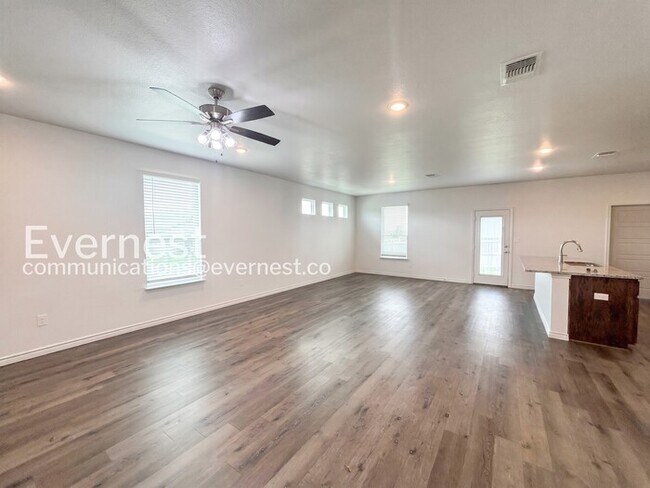 Photo - 870 Freedom Cir