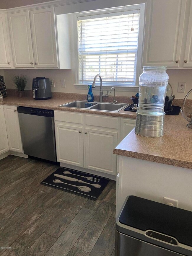 Photo - 216 MacDonald Blvd