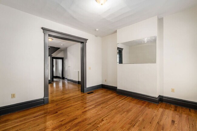 Photo - 182 W 8th Ave