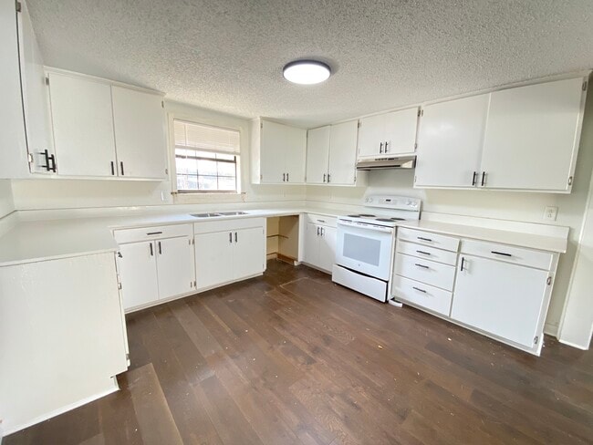 Spacious Kitchen