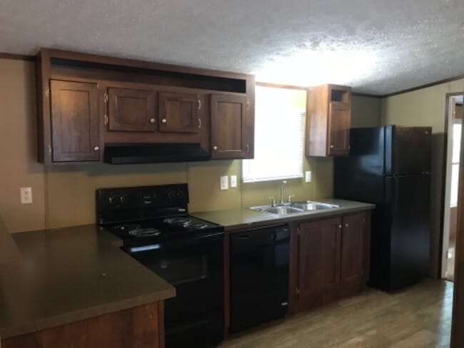Photo - 833 Lovell Rd