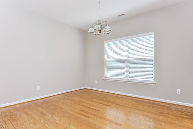 Photo - 3629 Pinkham Way