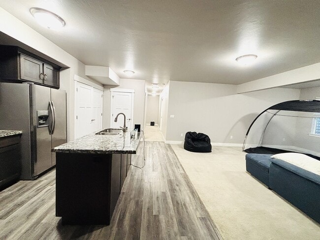 Photo - 11528 4055 W