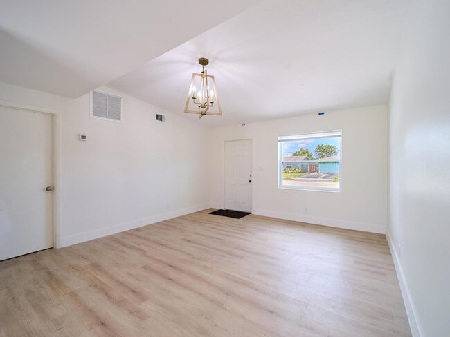 Photo - 3686 Gull Rd