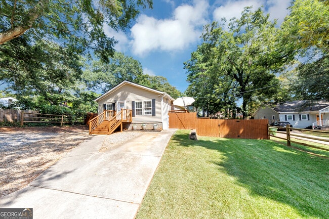 Photo - 1810 Evans Dr SW