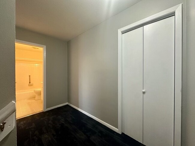 Photo - 1315 N Dowling Ave Unit #303