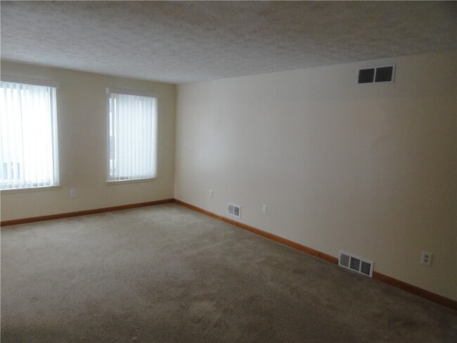 Photo - 206 Greenway Blvd