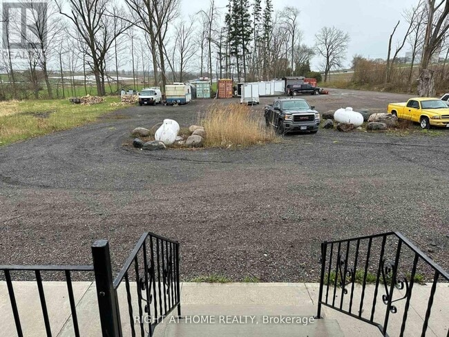 Photo - 1756 Taunton Rd