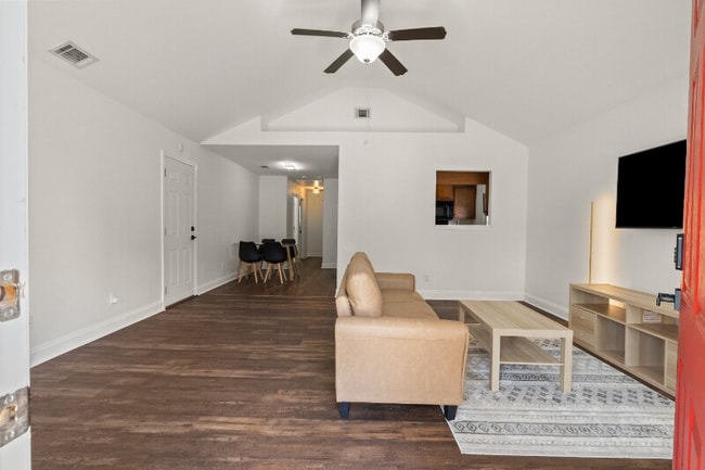 Photo - 16 Ristona Dr