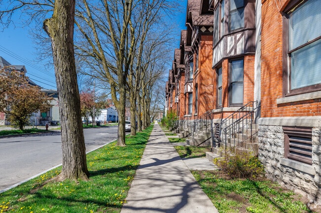 Photo - Greenway Place