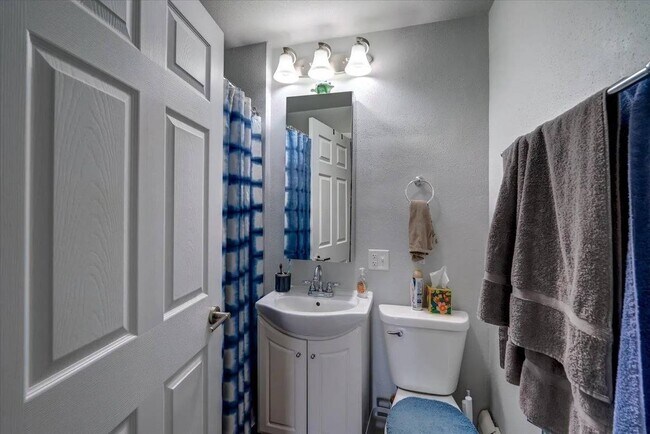 Photo - 614 Dewitt St Unit 2