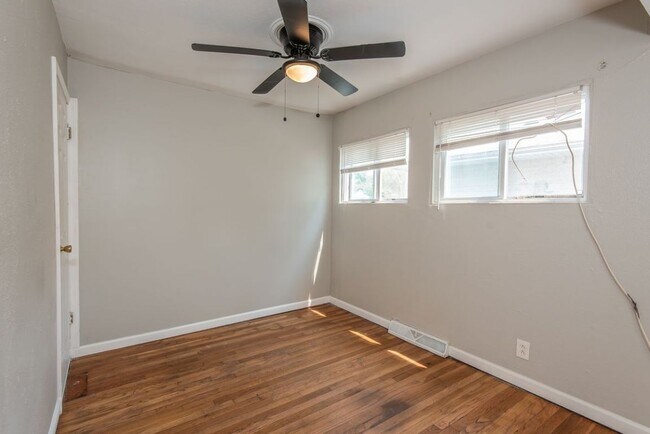 Photo - 104 Glen Garry Rd