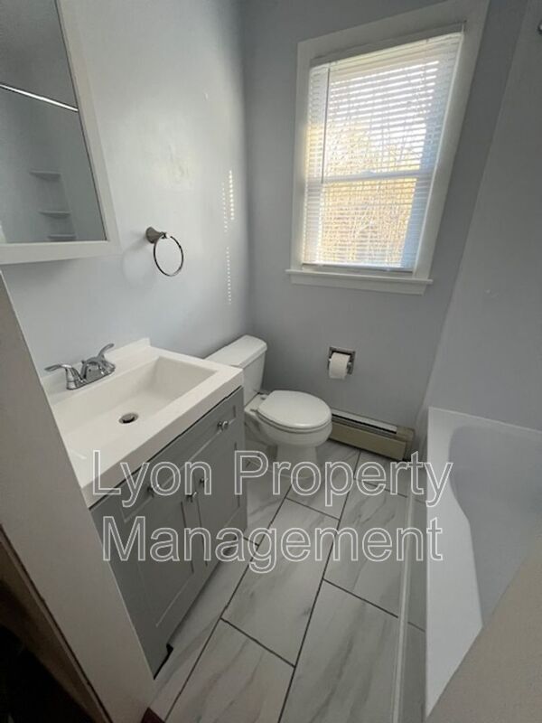 Photo - 155 Canal St Unidad B