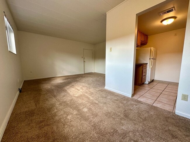 Photo - Four Seasons Apartments