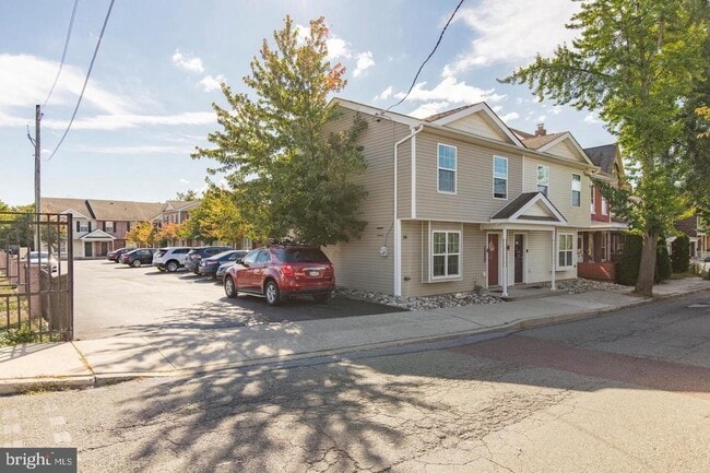 Photo - 56 S Charlotte St