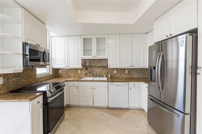 Photo - 848 Brickell Key Dr Unit 3904
