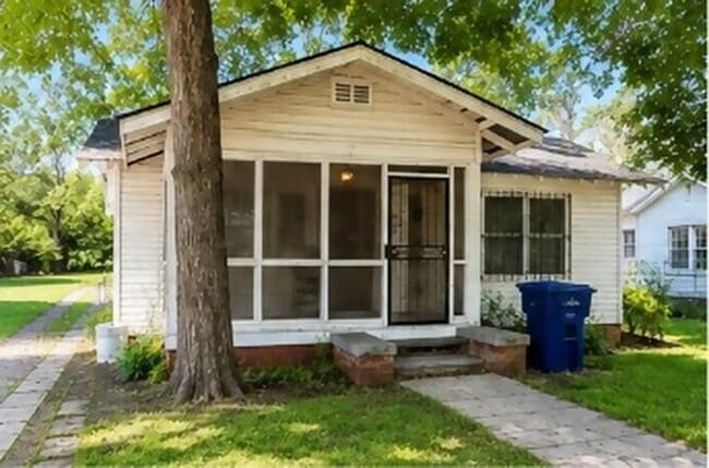 Photo - 640 Magnolia St