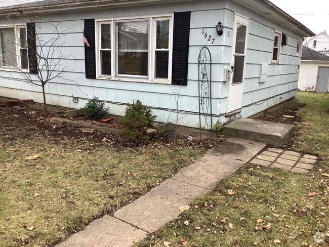 Building Photo - 1627 3rd St Rental